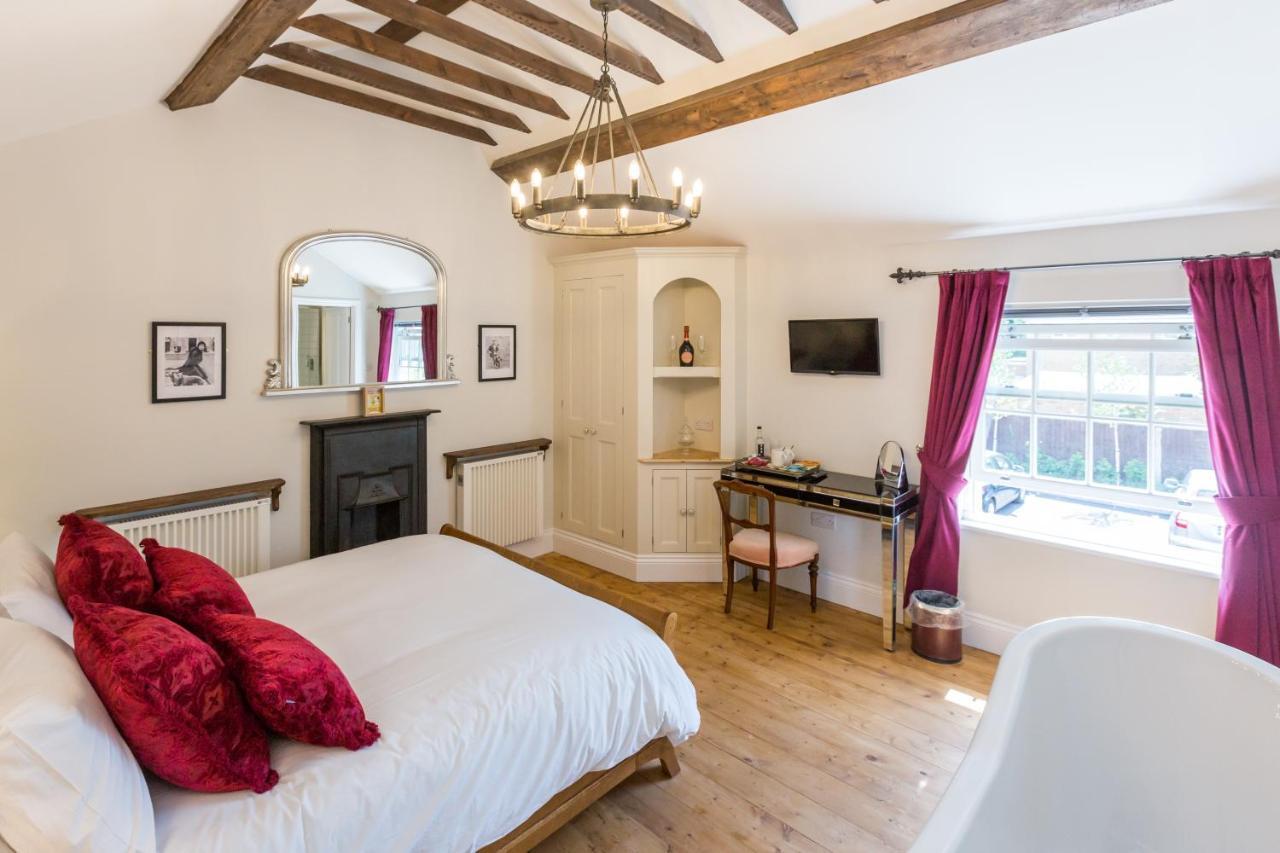 The Dog & Gun Inn Netheravon Εξωτερικό φωτογραφία