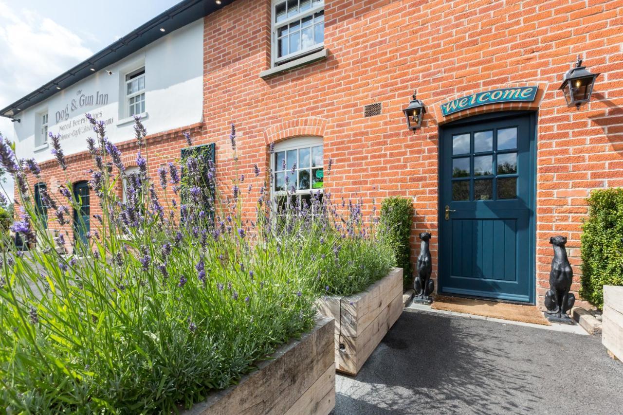 The Dog & Gun Inn Netheravon Εξωτερικό φωτογραφία