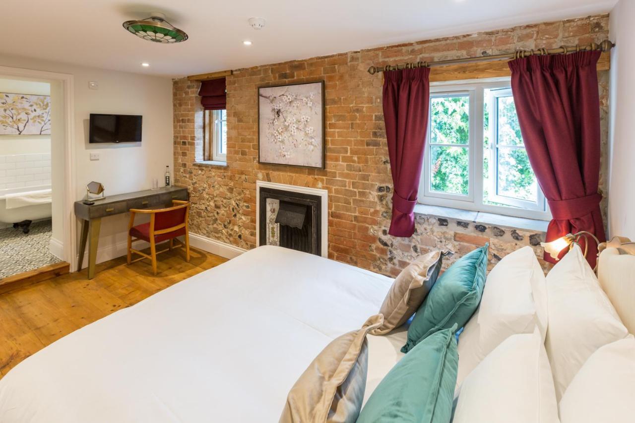 The Dog & Gun Inn Netheravon Εξωτερικό φωτογραφία