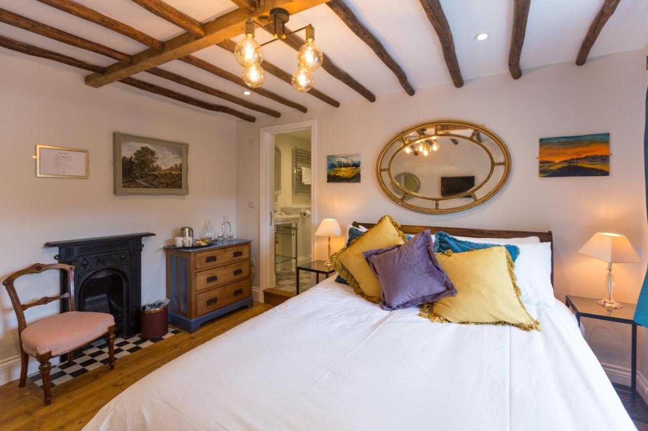 The Dog & Gun Inn Netheravon Εξωτερικό φωτογραφία