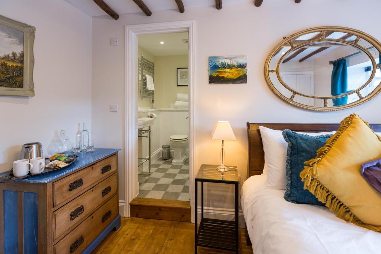 The Dog & Gun Inn Netheravon Εξωτερικό φωτογραφία