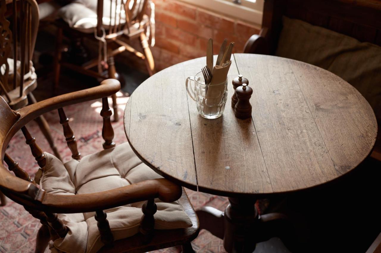 The Dog & Gun Inn Netheravon Εξωτερικό φωτογραφία