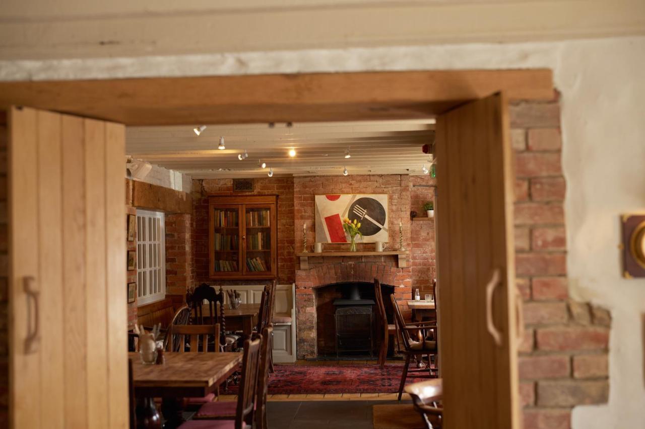 The Dog & Gun Inn Netheravon Εξωτερικό φωτογραφία