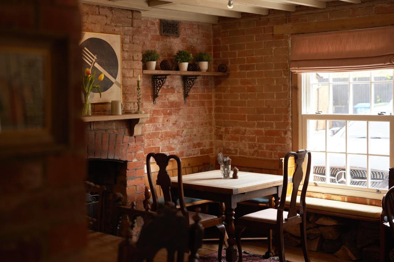 The Dog & Gun Inn Netheravon Εξωτερικό φωτογραφία