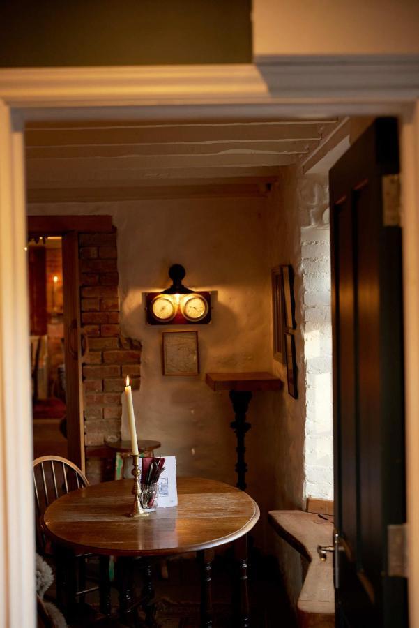 The Dog & Gun Inn Netheravon Εξωτερικό φωτογραφία